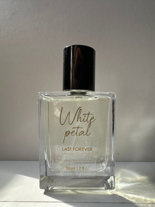 White Petal (Inspired by G.Flora)